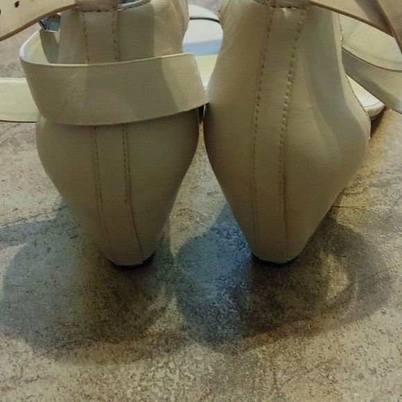 BCBG Vivian Wedges - Picture 5 of 7